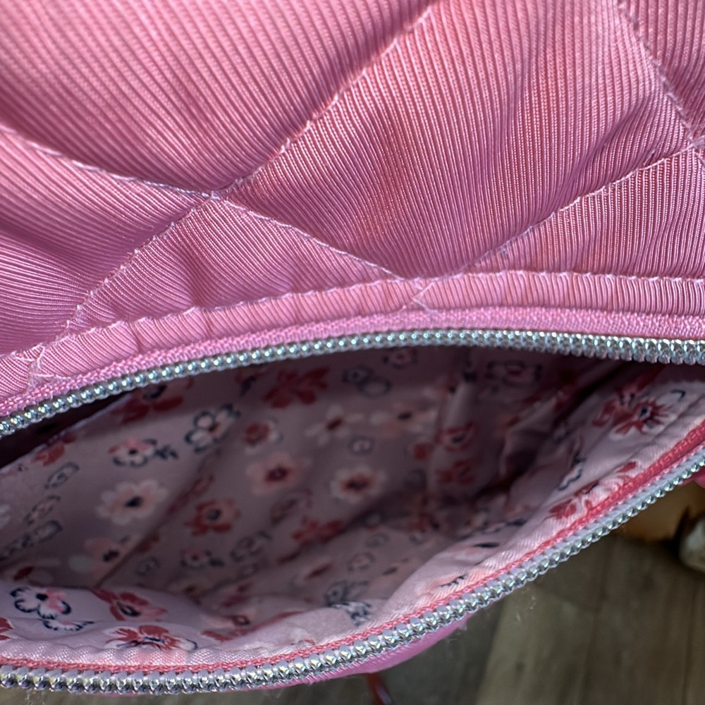 Good condition Vera Bradley Performance Twill in Strawberry Ice Color. - Picture 6 of 9